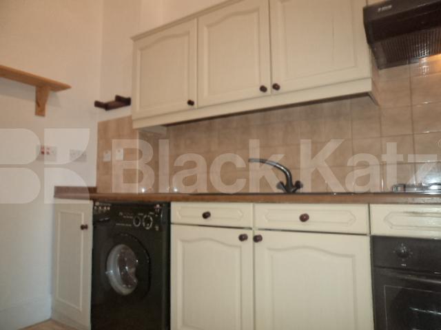 			NEW INSTRUCTION, 1 Bedroom, 1 bath, 1 reception Flat			 Harecourt Road, ISLINGTON